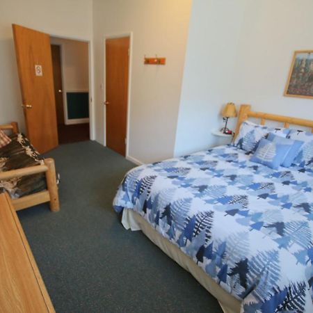 Mead Bear Creek Lodge מראה חיצוני תמונה